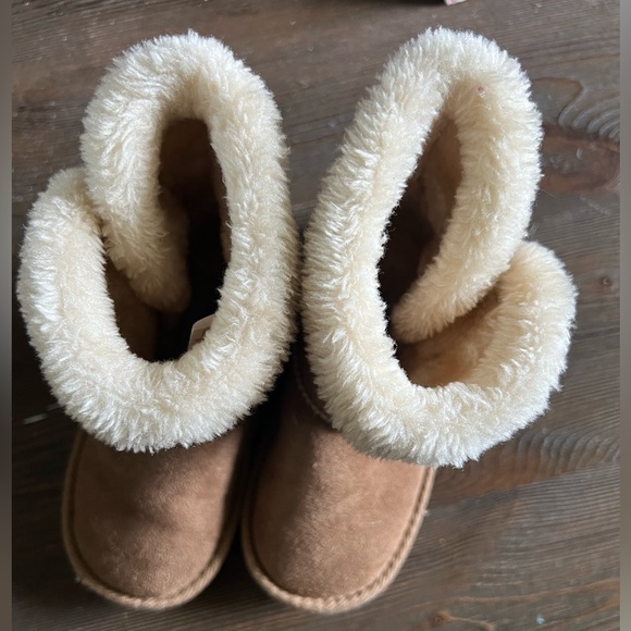 GIRLS BOOTS Sz 12 barely worn - Picture 7 of 8